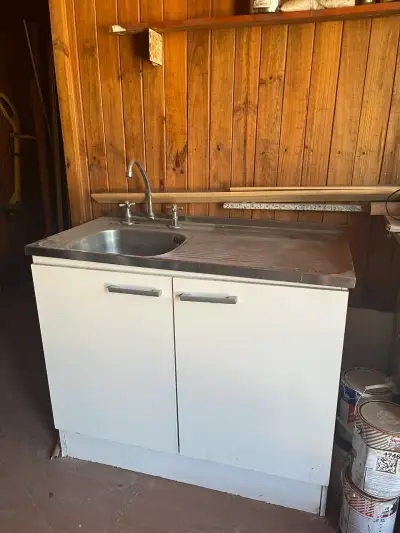 Mueble de cocina con lavaplatos - miniatura 1