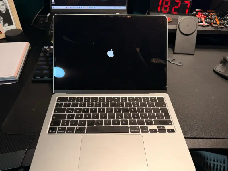 MacBook Air - 3