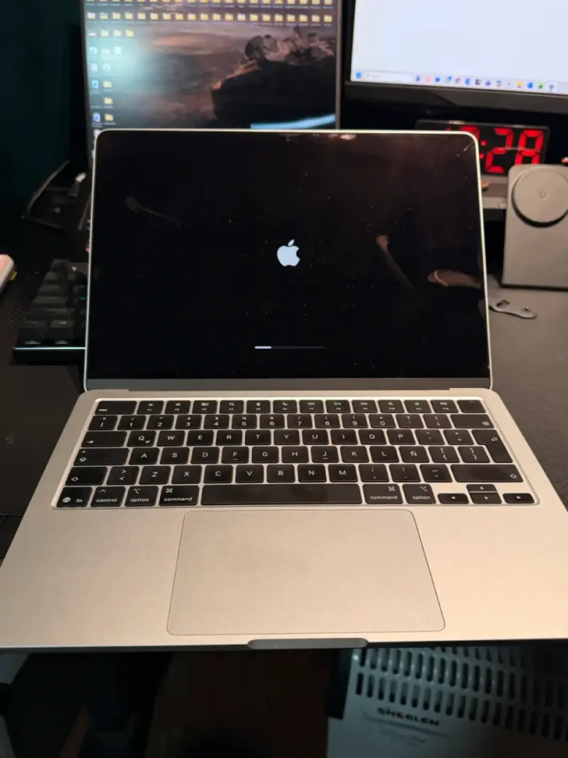MacBook Air - 4