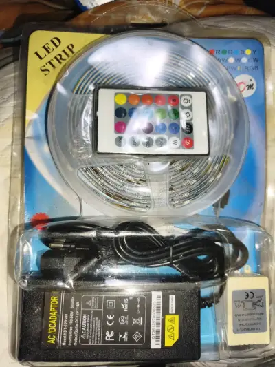 Tira LED RGB con control remoto - miniatura 1