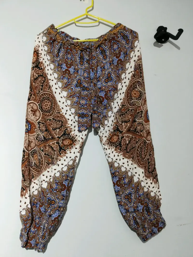 Pantalones estampados bohemios - 1
