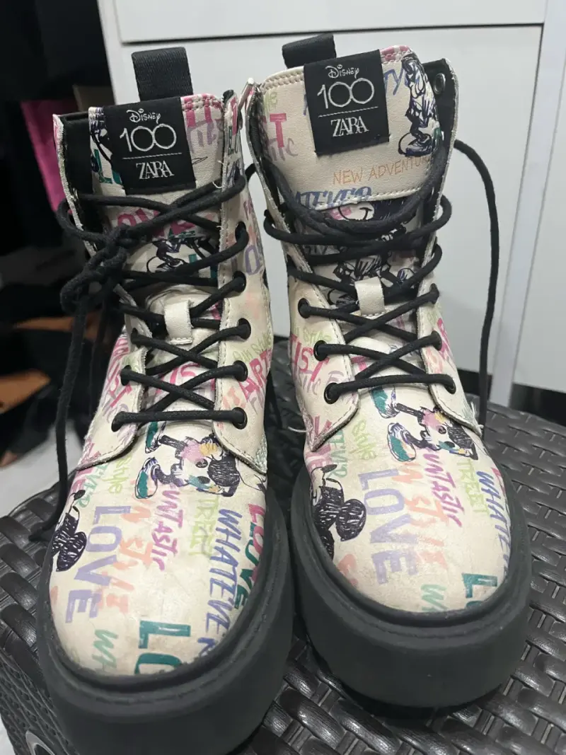 Botas estilo graffiti con Mickey Mouse - 2