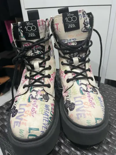 Botas estilo graffiti con Mickey Mouse - miniatura 2