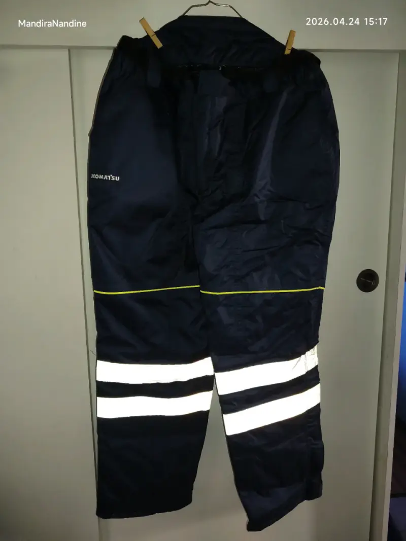Chaqueta y pantalón impermeable - 4