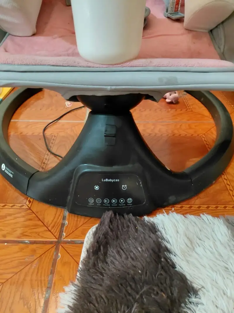 Mecedora eléctrica para bebé rosada - 3