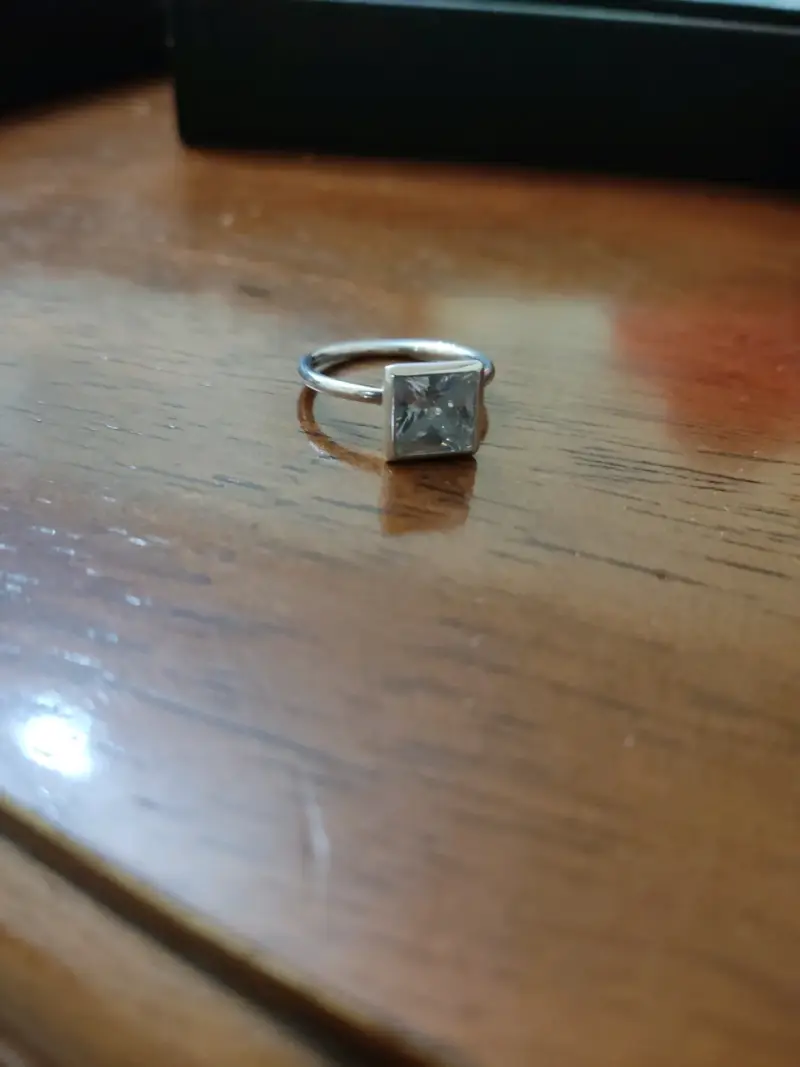 Anillo con piedra cuadrada plata 925 - 1