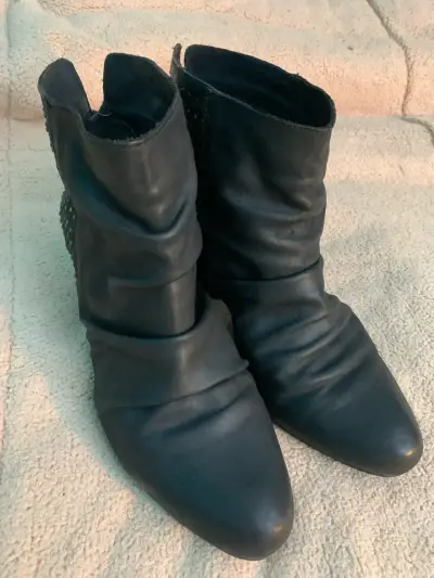 Botines cuero negros con tachas - miniatura 3