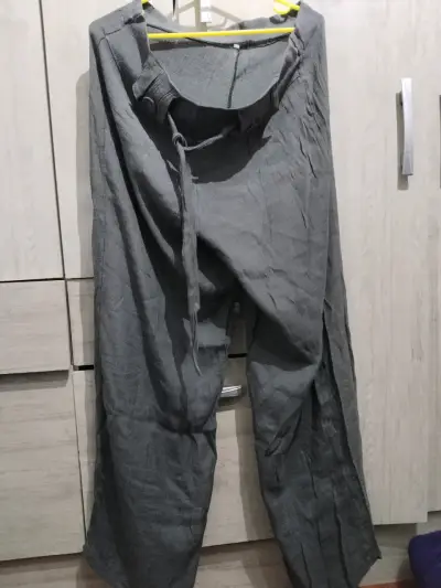 Pantalón gris suelto - miniatura 1
