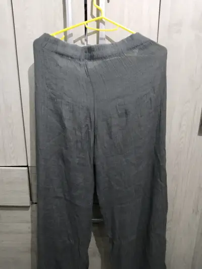 Pantalón gris suelto - miniatura 2