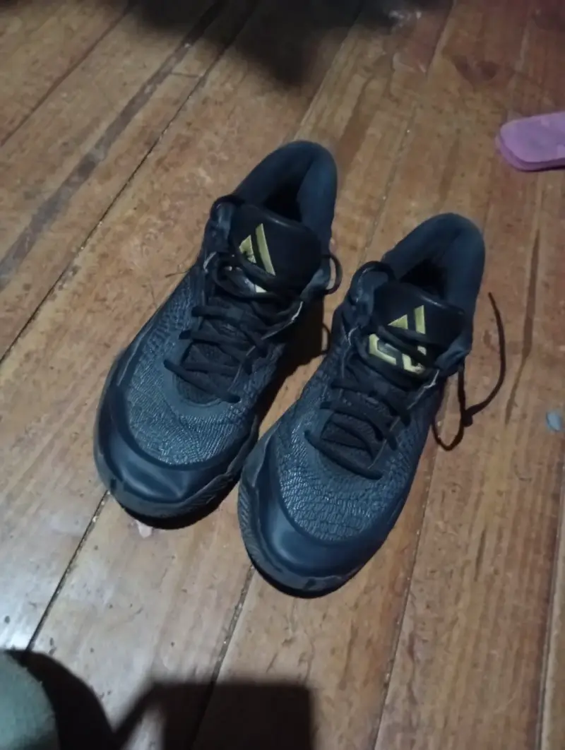 Zapatillas negras deportivas - 1