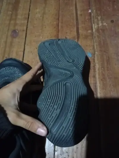 Zapatillas negras deportivas - miniatura 3