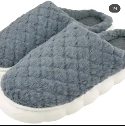 Pantuflas grises acolchadas - miniatura 1