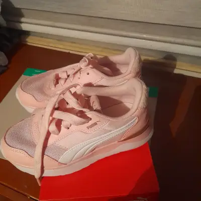 Zapatillas deportivas rosas Puma - miniatura 3
