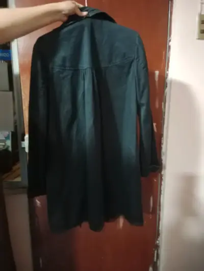 Abrigo negro de gabardina - miniatura 3