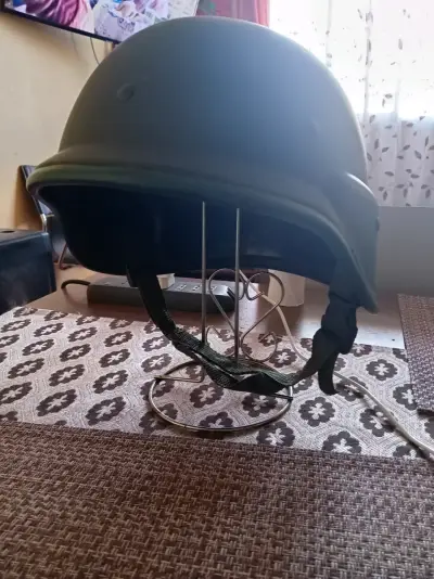 Casco militar verde - miniatura 2