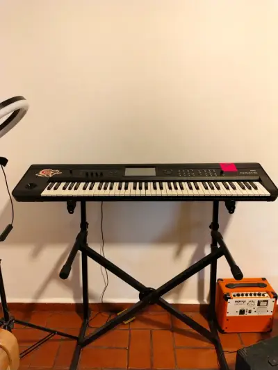 Teclado Korg Krome 73 teclas - miniatura 2