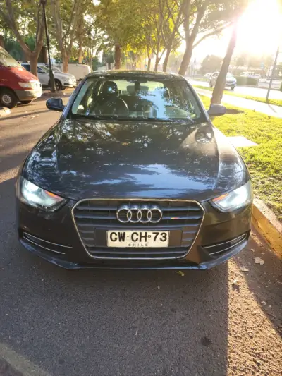 Auto sedán Audi A4 2011 gris oscuro - miniatura 6