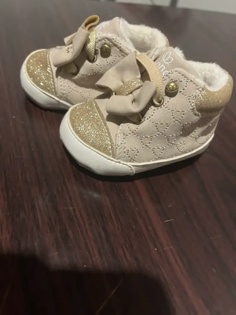 Zapatitos bebé dorados con moño - 2