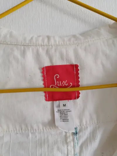 Chaqueta blanca de mujer - miniatura 3