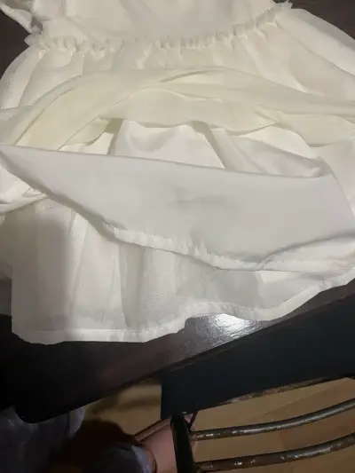 Vestido de bebé blanco elegante - miniatura 2