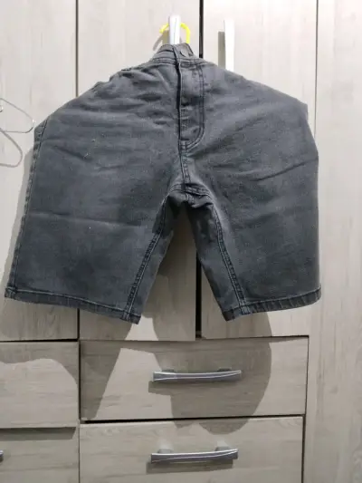 Bermudas de mezclilla gris - miniatura 1