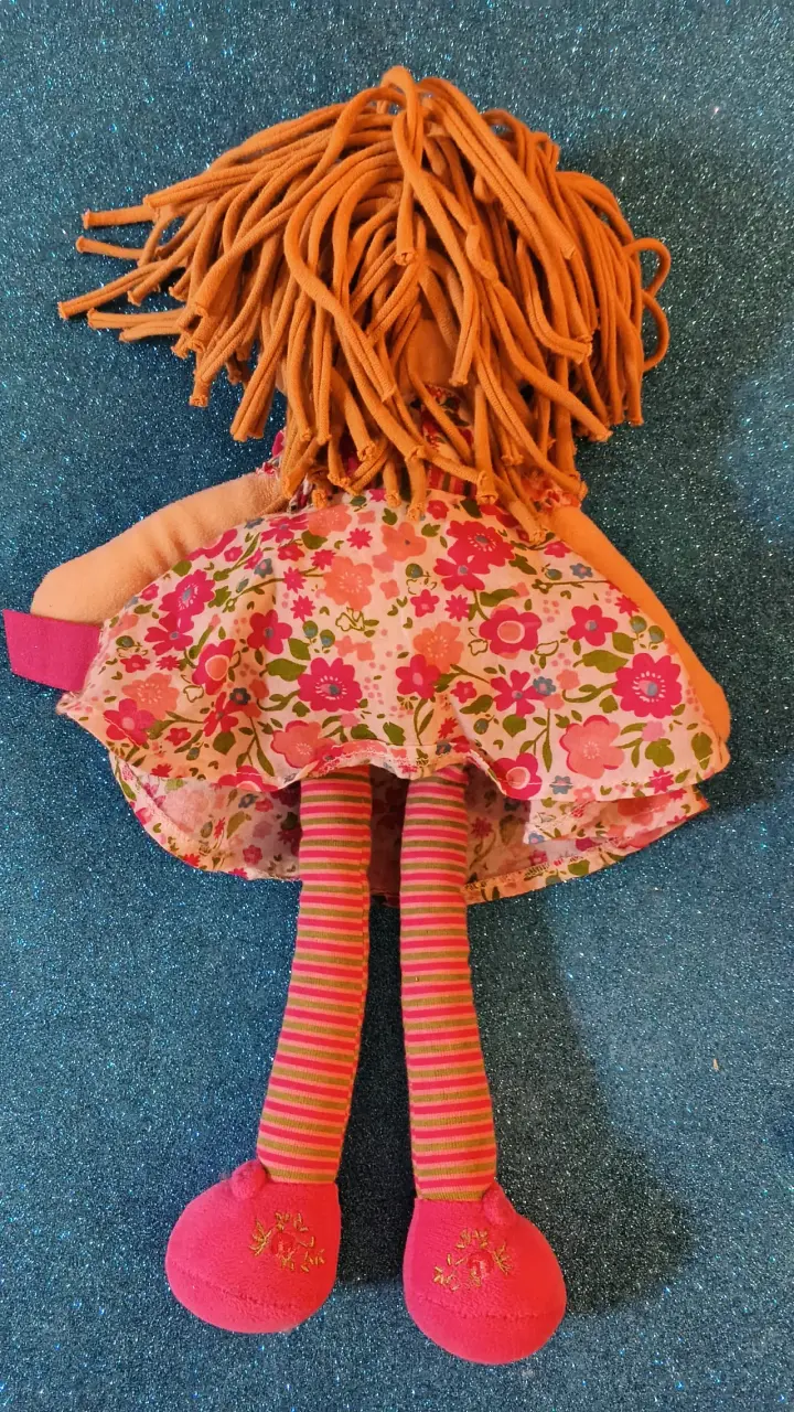 Muñeca de trapo, tela floral - 2
