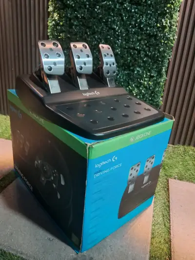 Volante y pedales Logitech G920 - miniatura 3