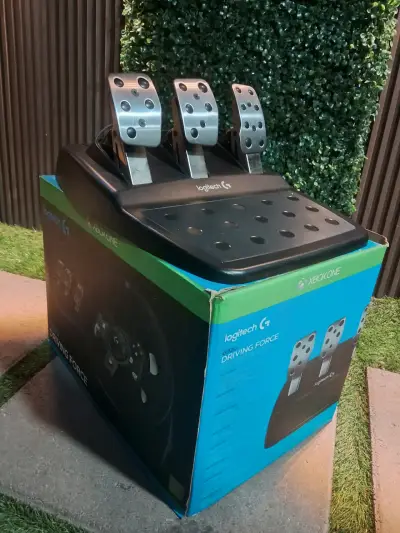 Volante y pedales Logitech G920 - miniatura 6