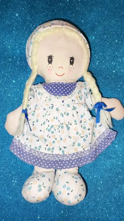 Muñeca de tela infantil - miniatura 1