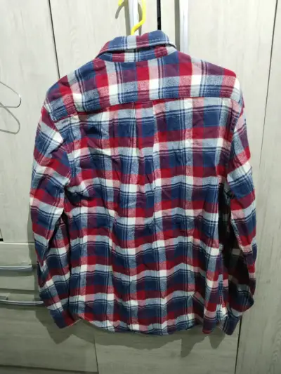 Camisa a cuadros roja y azul - miniatura 2