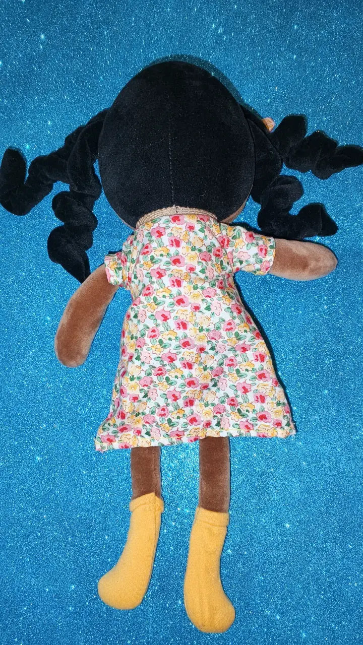 Muñeca de trapo con vestido floral - 2