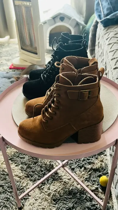 Botines negro y marrón Marca The Hills talla 37 - miniatura 3