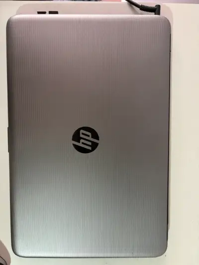 Notebook HP con pantalla grande - miniatura 4