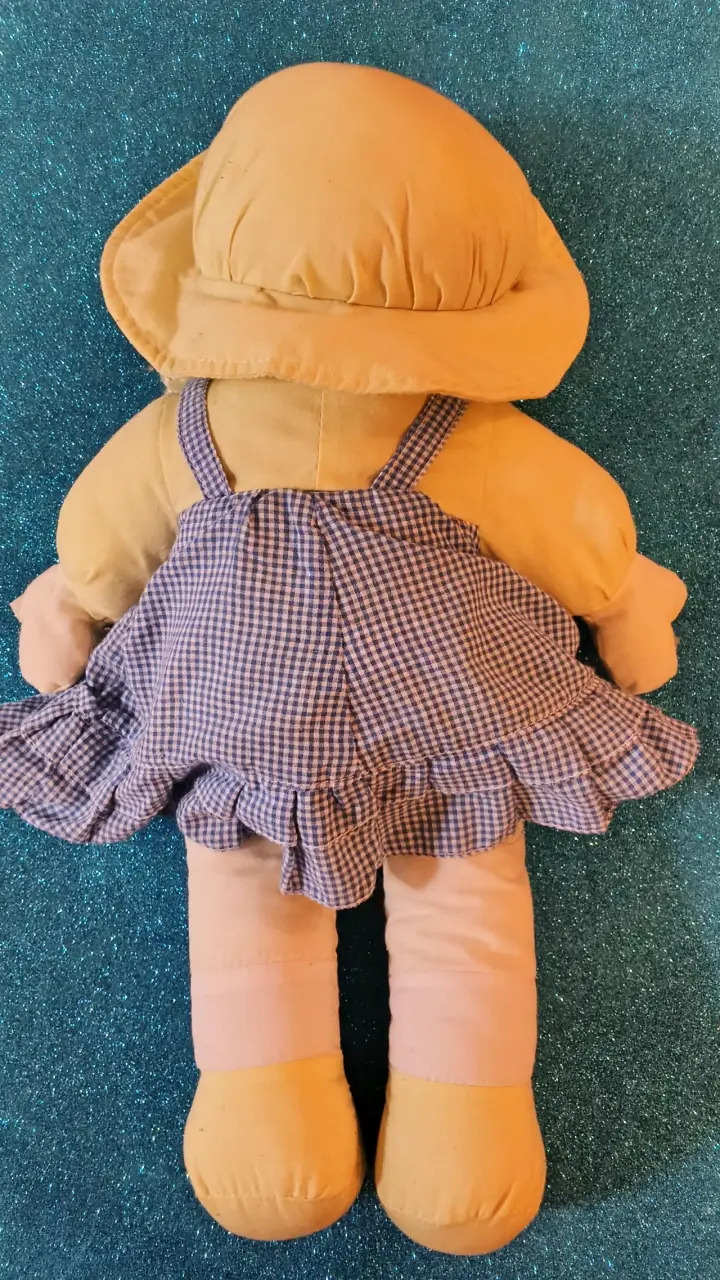 Muñeca de tela amarilla - 2