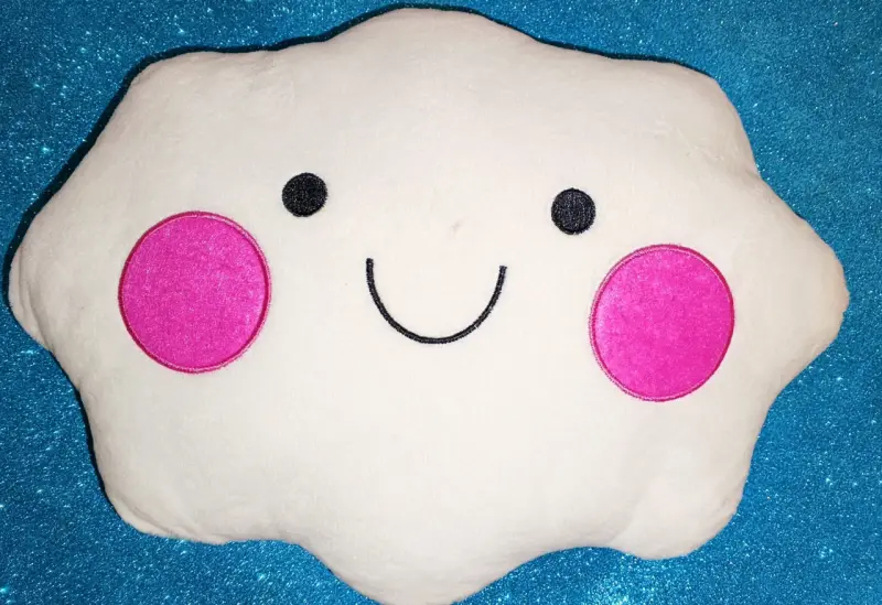 Cojín nube con cara sonriente - 1
