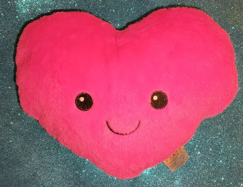 Cojín de peluche para manitos, corazón rosa - 1