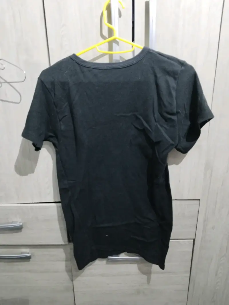 Polera negra básica - 2