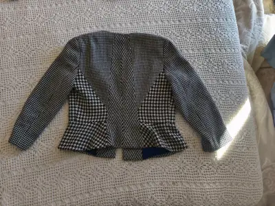 Chaqueta de cuero burdeo - miniatura 4
