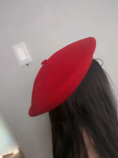 Boina roja elegante - miniatura 1