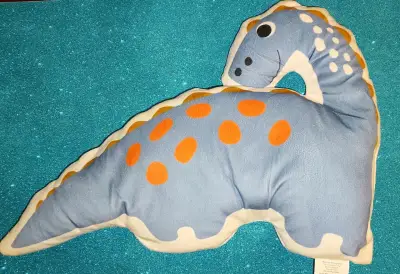 Almohada infantil dinosaurio azul - miniatura 1