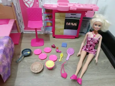 Casa de muñeca barbie con accesorios - miniatura 2