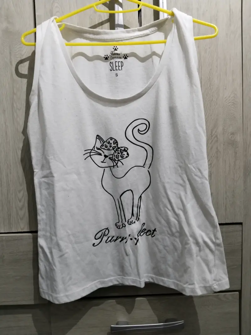Polera sin mangas con estampado de gato - 1