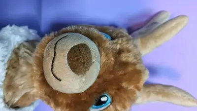 Peluche BAB de reno con chaleco - miniatura 2