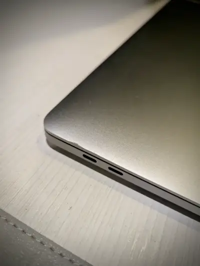 MACBOOK PRO 16'' 32RAM 1TB - 2019 - miniatura 3