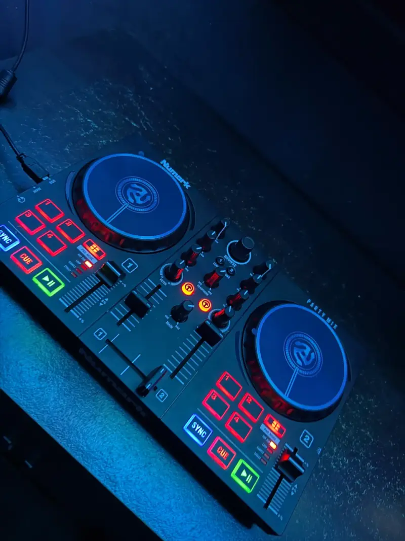 Controlador DJ Numark Party Mix - 5