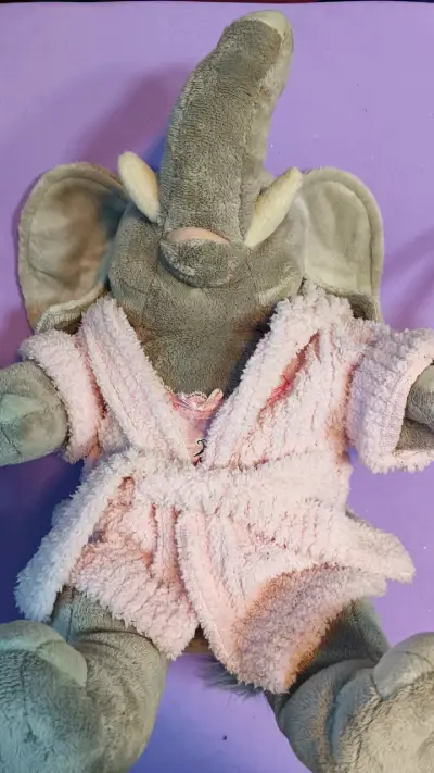 Peluche BAB elefante con bata rosa - miniatura 1