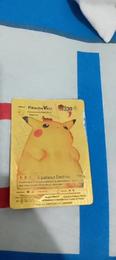 Carta Pokémon Pikachu VMAX - miniatura 1