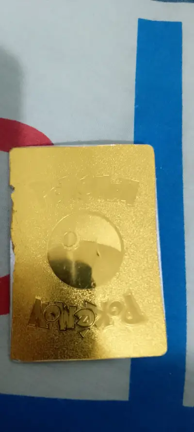 Carta Pokémon Pikachu VMAX - miniatura 2