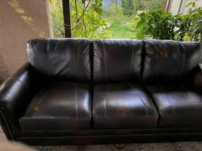 Sofá de cuero marrón oscuro - miniatura 4