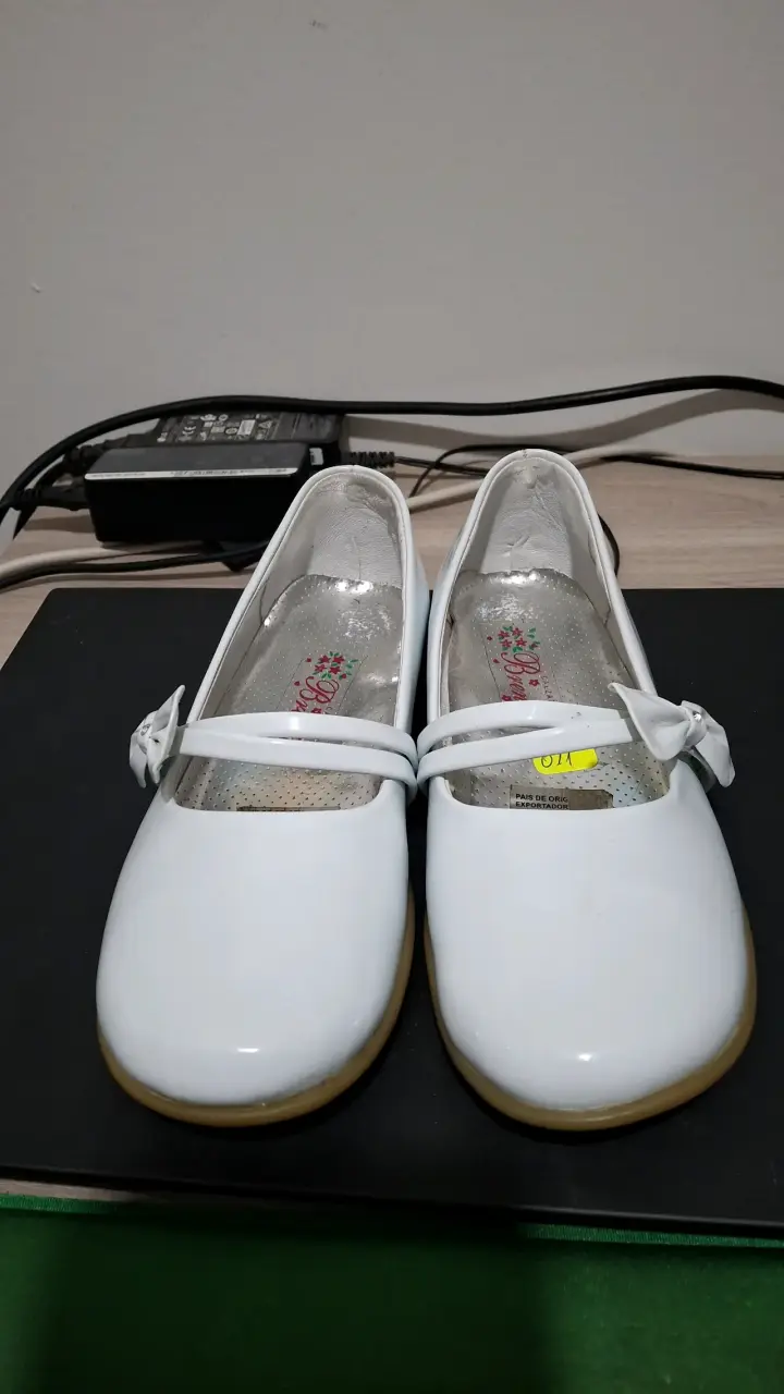 Zapatos blancos con lazo - 1